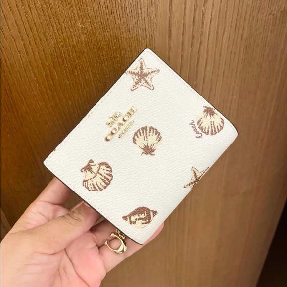 Coach Snap Wallet With Shell Print # CBO73 - Picture 1 of 6
